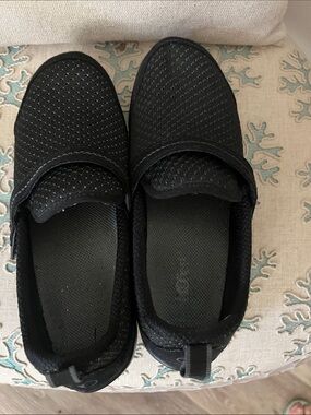 Men's Black Slip-On Perforated Casual Loafers